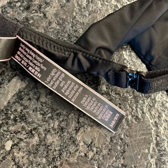 Lot of 2 Victoria’s Secret lightly lined-wireless T-Shirt bras 34 B - Picture 9 of 11